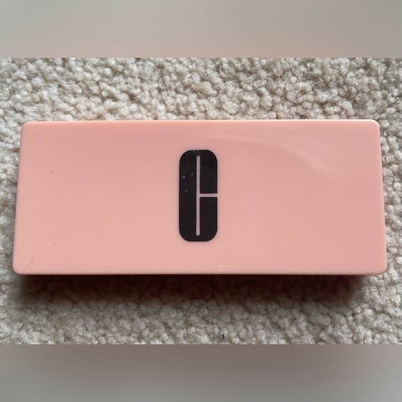 Clinique Limited Edition All About Shadow Quad New😍 - Picture 3 of 3